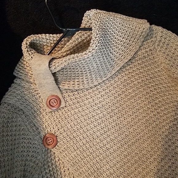 Sweater - Picture 2 of 3